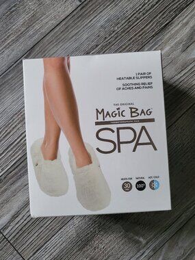 NWOB Magic Bag SPA Ivory Plush Heatable Slippers Hot Cold M/L Size 8-9